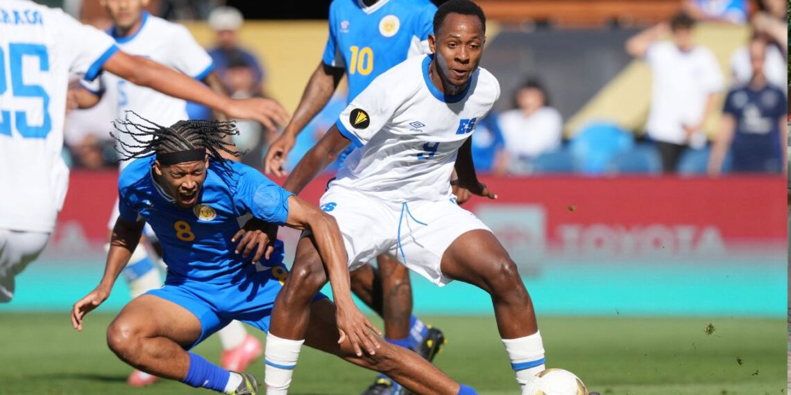 Curazao y El Salvador empatan sin goles en su debut en la Copa Oro