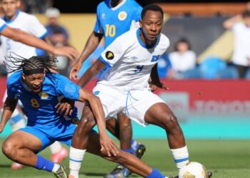 Curazao y El Salvador empatan sin goles en su debut en la Copa Oro