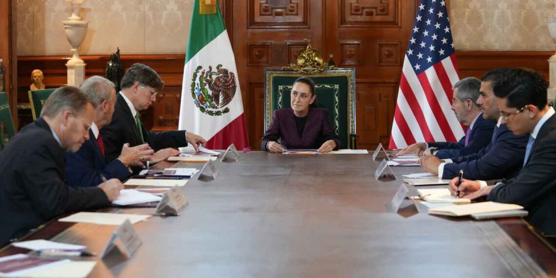 Dialogan Claudia Sheinbaum y el subsecretario de Estado de EU, Christopher Landau sobre relación bilateral tras su visita a México