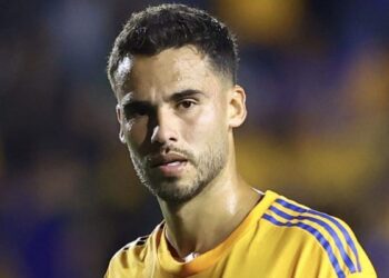 Diego Reyes Tigres salida