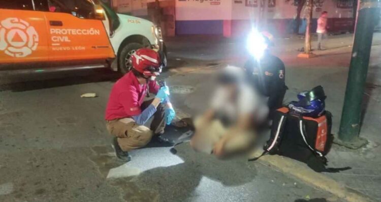 Dos accidentes con motociclistas dejan lesionados en Monterrey, Nuevo León