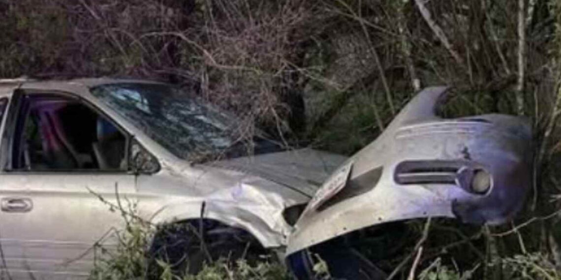 Dos menores resultan con lesiones leves tras volcadura en la carretera San Fernando-Reynosa en Tamaulipas