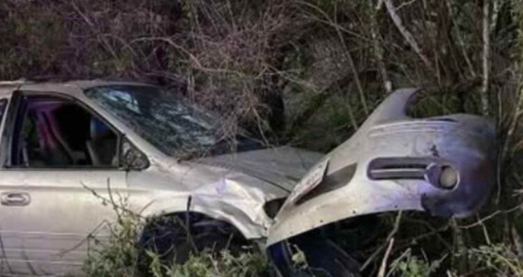 Dos menores resultan con lesiones leves tras volcadura en la carretera San Fernando-Reynosa en Tamaulipas