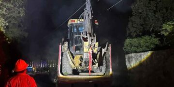 Dos trabajadores resultan lesionados tras tocar cables de alta tensión en Montemorelos, Nuevo León
