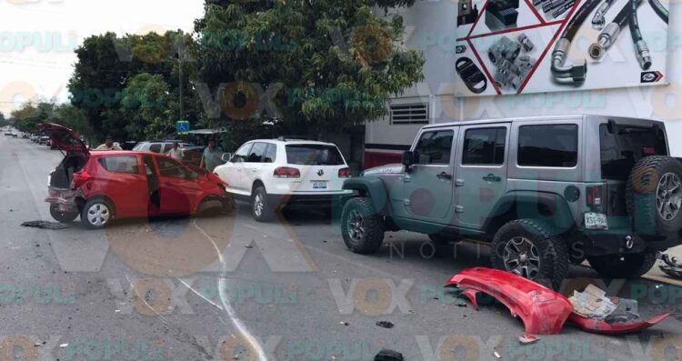 Empleado ignora alto y acaba herido en fuerte choque en Ciudad Victoria, Tamaulipas