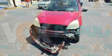 Empleado provoca fuerte choque por no respetar alto en Ciudad Victoria, Tamaulipas