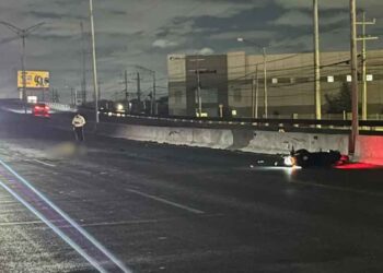 Fallece motociclista al chocar en Avenida Miguel Alemán de Apodaca, NL