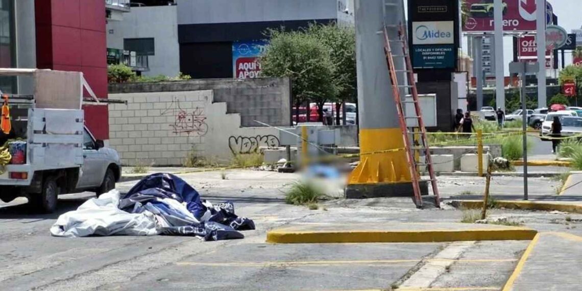 Fallece trabajador en Monterrey tras recibir una descarga eléctrica