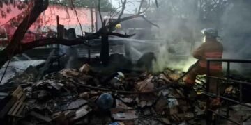 Fuerte incendio consume un jacal en Guadalupe, Nuevo León