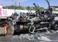 Fuerte incendio consume un tráiler en la fila para cruzar a Estados Unidos en Miguel Alemán, Tamaulipas
