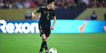 Gilberto Mora, de 16 años, hace historia con México en la Copa Oro