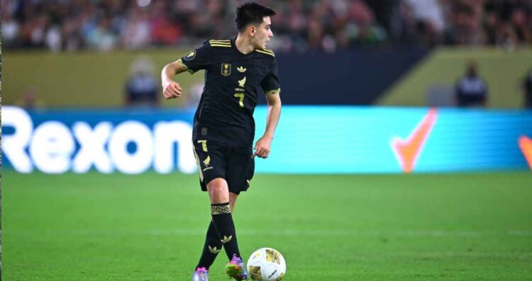 Gilberto Mora, de 16 años, hace historia con México en la Copa Oro
