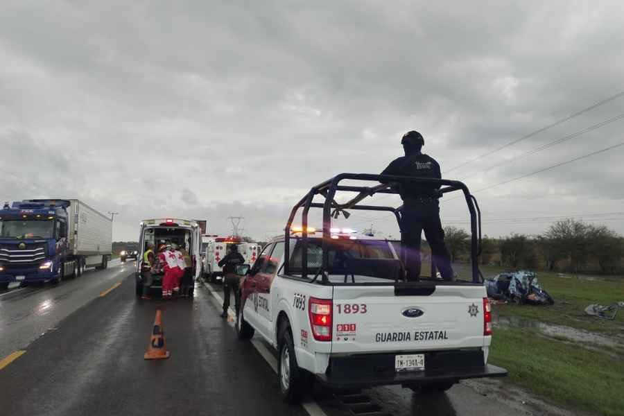 Guardia Estatal atiende accidente en el libramiento Villa Manuel-González con al menos 4 heridos