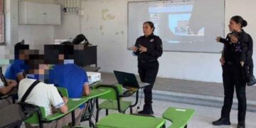 Guardia Estatal de Género brinda información preventiva a estudiantes de secundaria de Tampico, Tamaulipas