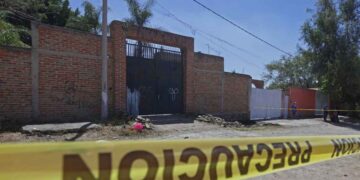 Hallan fosa clandestina con ocho cuerpos en San Quintín, Baja California, tras reporte de una oreja humana