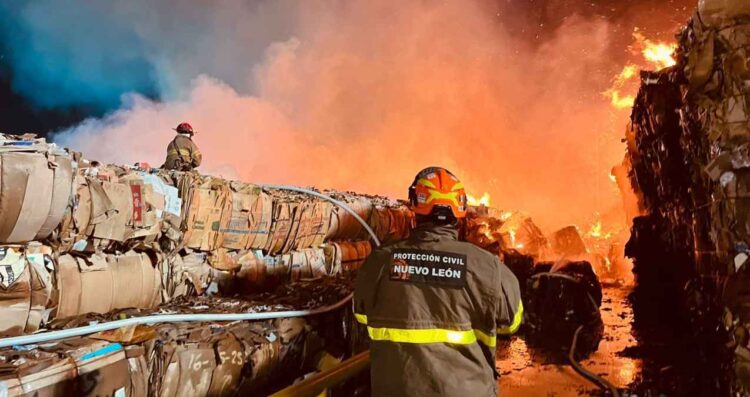 Incendio cartonera Guadalupe