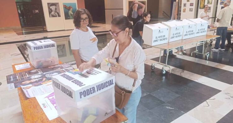 Inicia la elección judicial en Tamaulipas con baja participación y urnas vacías