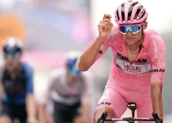 Isaac del Toro brilla en su debut en el Giro de Italia y se lleva el primer lugar entre los jóvenes