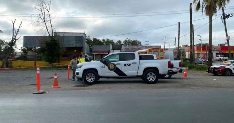 Jovencito pierde la vida al impactarse contra un camión en Linares, NL; estaba a días de graduarse