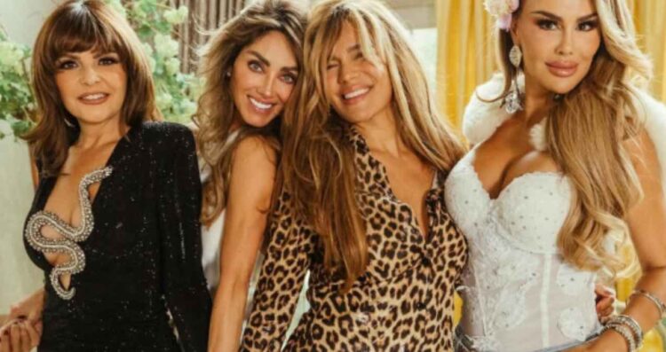 Karol G regresa con “Tropicoqueta” y revive telenovelas mexicanas