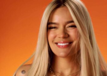 Karol G sorprende bailando y anuncia su nuevo álbum Tropicoqueta