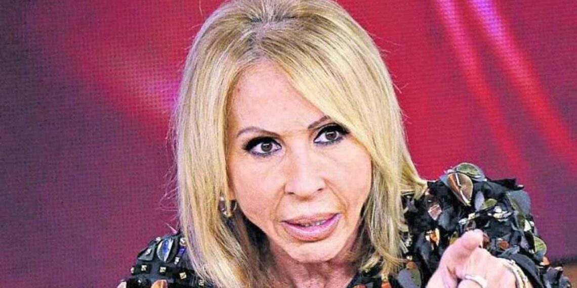 Laura Bozzo se va molesta tras ser cuestionada por demanda de Irina Baeva y Gabriel Soto