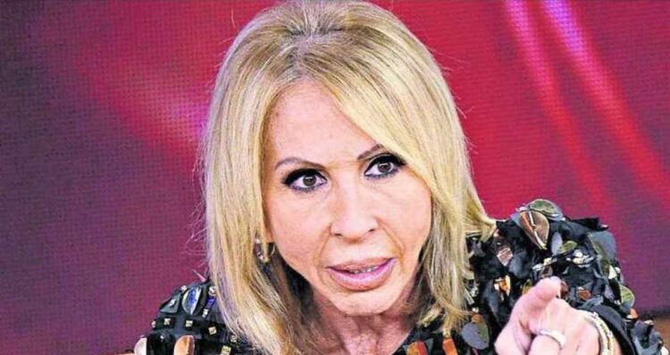 Laura Bozzo se va molesta tras ser cuestionada por demanda de Irina Baeva y Gabriel Soto