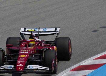 Lewis Hamilton pide cambios en Ferrari para aspirar al éxito