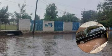 Lluvias provocan deslaves y el arrastre de un automóvil en Jocotepec, Jalisco