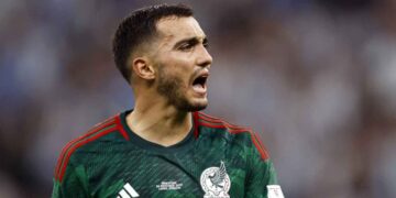 Luis Chávez sufre rotura de ligamento y queda fuera de la Copa Oro