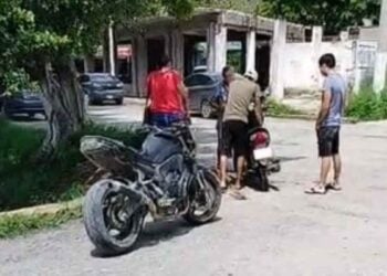 Motociclista cae a un canal tras choque en El Mante, Tamaulipas