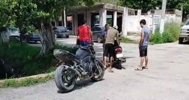 Motociclista cae a un canal tras choque en El Mante, Tamaulipas