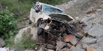 Muere jovencita y hombre resulta herido tras volcadura en carretera Tula-Ocampo