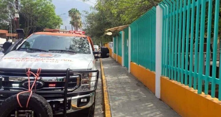 Niña sufre semiamputación de un dedo en una escuela de San Pedro, Nuevo León