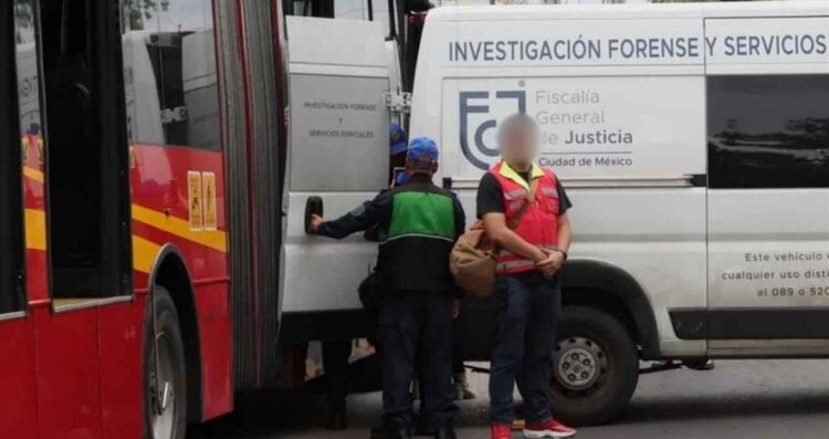 hombre Metrobús Alcaldía Cuauhtémoc