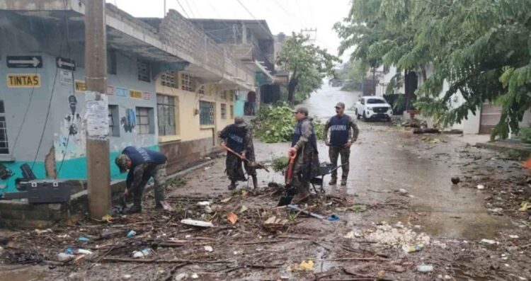 Protección Civil reporta afectaciones por Erick en 12 municipios de Oaxaca y Guerrero