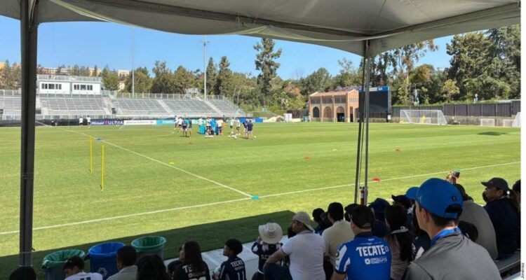 Rayados entrenamiento