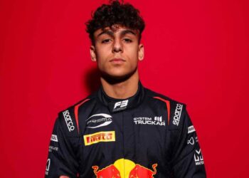 Red Bull prepara a Arvid Lindblad ante posible sanción a Max Verstappen