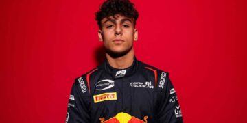 Red Bull prepara a Arvid Lindblad ante posible sanción a Max Verstappen