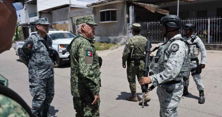 Refuerzan seguridad en Sinaloa con elementos federales y militares