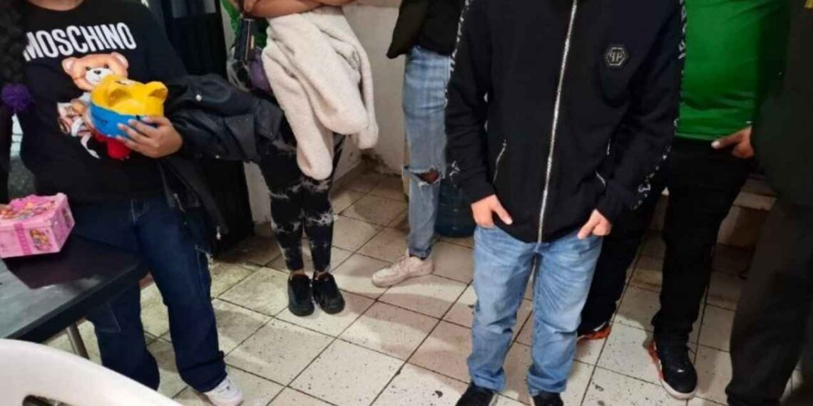 Rescatan a 18 personas víctimas de trata en Tonalá; detienen a ciudadano colombiano