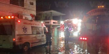 Rescatan a familia tras incendio en vivienda en Ciudad Madero, Tamaulipas
