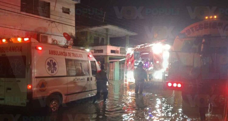 Rescatan a familia tras incendio en vivienda en Ciudad Madero, Tamaulipas