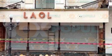 Se desploma alero de edificio tras las intensas lluvias en el centro de Tampico, Tamaulipas