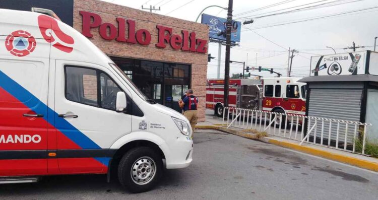 Se incendia Pollo Feliz en Monterrey, Nuevo León