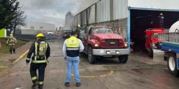 Se registra incendio en fábrica del corredor industrial de Tlaxco, Tlaxcala