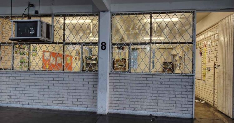 Sorprenden a ladrón en escuela primaria de Monterrey, Nuevo León