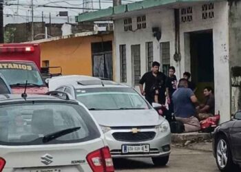 Trabajador sufre descarga eléctrica y cae de azotea en Altamira, Tamaulipas