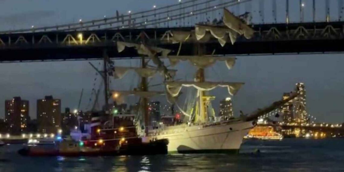 Trasladan el Buque Escuela Cuauhtémoc a astillero en Nueva York para someterlo a evaluación técnica