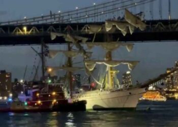 Trasladan el Buque Escuela Cuauhtémoc a astillero en Nueva York para someterlo a evaluación técnica